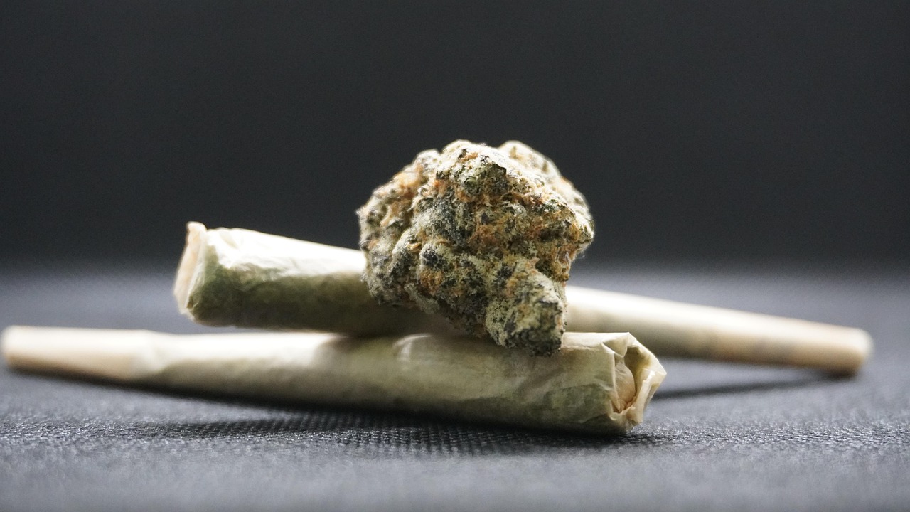 navigating-drug-possession-laws-with-a-f-640x480-pqyp67
